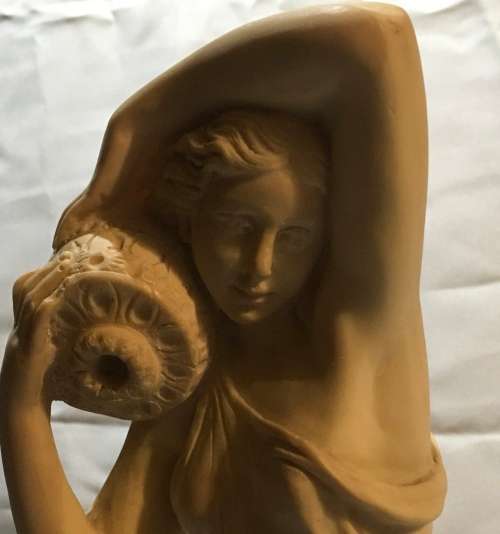 Roman goddess with urn composite figure - 40 cm