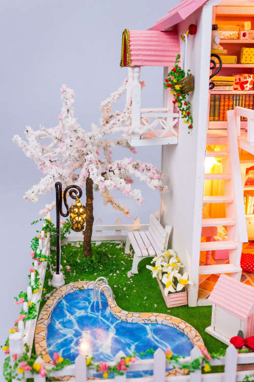 Spring Romance (Brand new, in stock, can ship immediately)