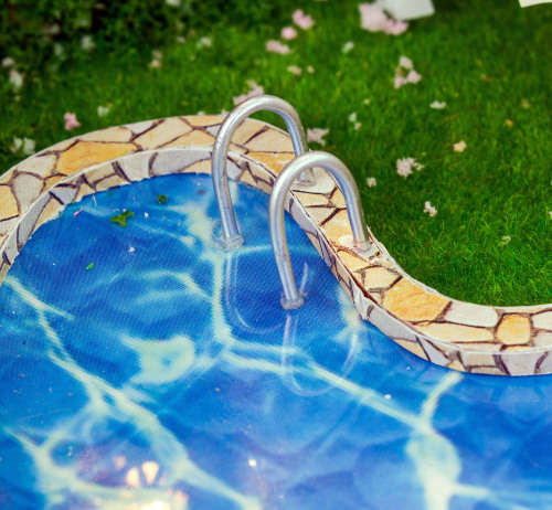 Spring Romance (Brand new, in stock, can ship immediately)