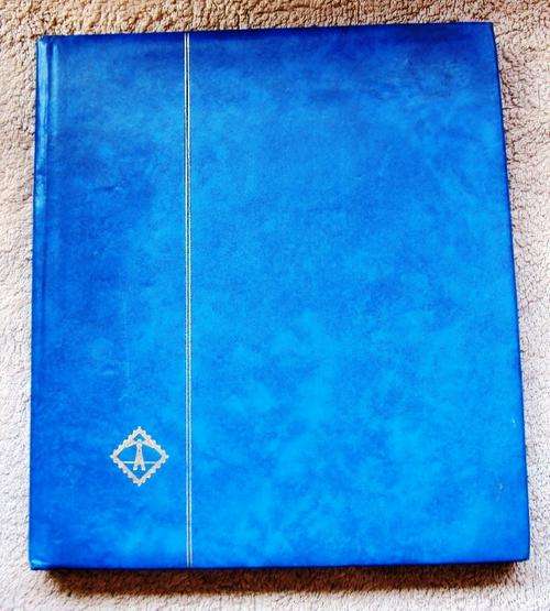 LIGHTHOUSE STOCK BOOK - AVERAGE CONDITION - 15 PAGES, 30 SIDES. 3 POCKETS/SIDE (215mm x 80mm)