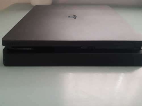 PS4 SLIM 1TB
