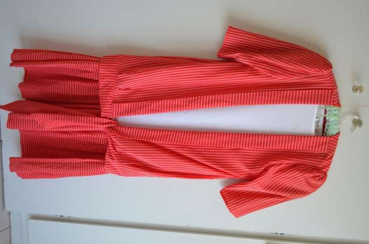 VINTAGE RED AND WHITE