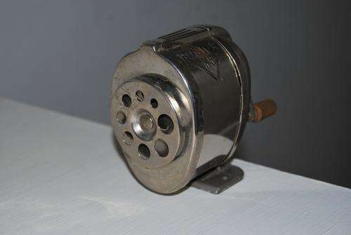 SOLID VINTAGE PENCIL SHARPNER