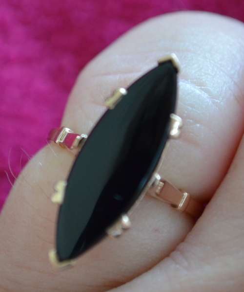 Vintage 9ct gold onyx ring