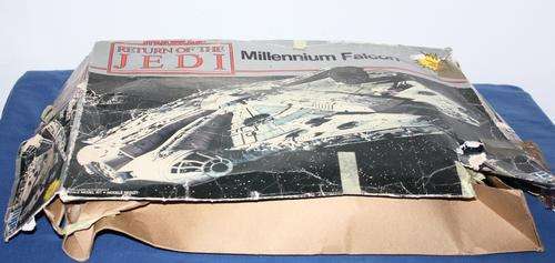 Star Wars Millennium Falcon