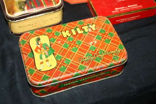 4 Vintage Tins