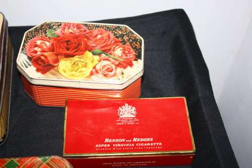4 Vintage Tins