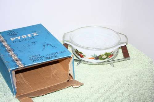 Boxed Pyrex Dish with Stand No 1