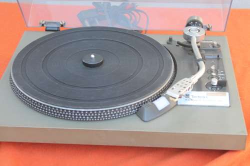 Technics SL 23 LP Player