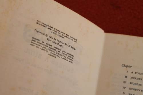 Captain W E Johns Biggles Scores a Bull