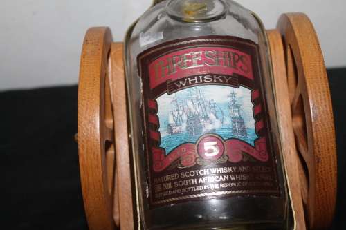 Cannon Wagon Wheel Holder three Ships