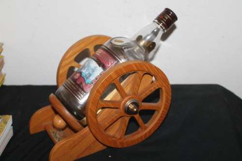 Cannon Wagon Wheel Holder three Ships