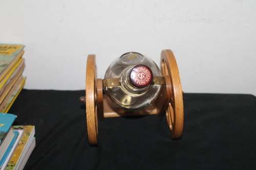 Cannon Wagon Wheel Holder three Ships