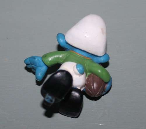 Rare Rugby Smurf, Base missing