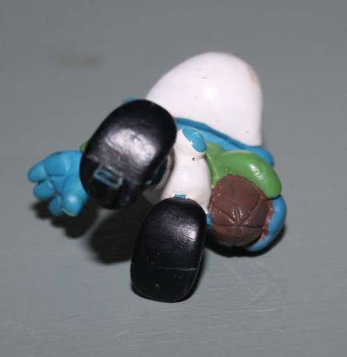 Rare Rugby Smurf, Base missing