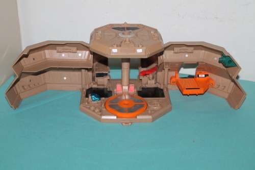 1984 Tomy  Starriors Battle Station