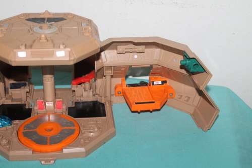 1984 Tomy  Starriors Battle Station