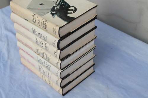 7 Hard Cover`s Agatha Christie Crime Collection