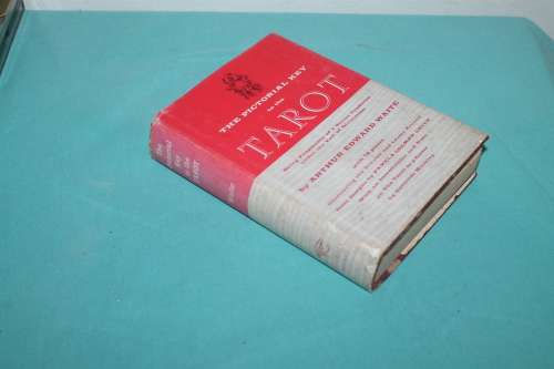 Hardcover The Pictorial Key to the Tarot A E Waite