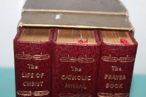 The Library of the Catholic Devotion