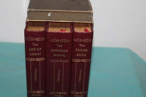 The Library of the Catholic Devotion