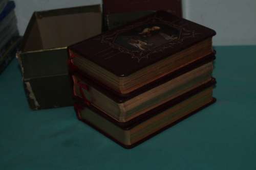 The Library of the Catholic Devotion