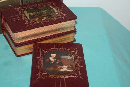 The Library of the Catholic Devotion