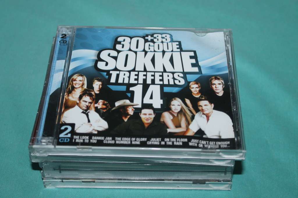 30 Goue Sokkie Trekkers