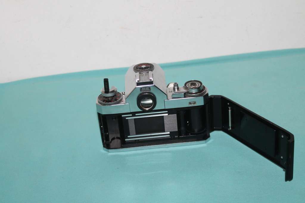 Icarex 35 CS Film Camera with leather case