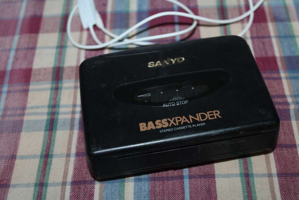 Sanyo Bassxpander walkman
