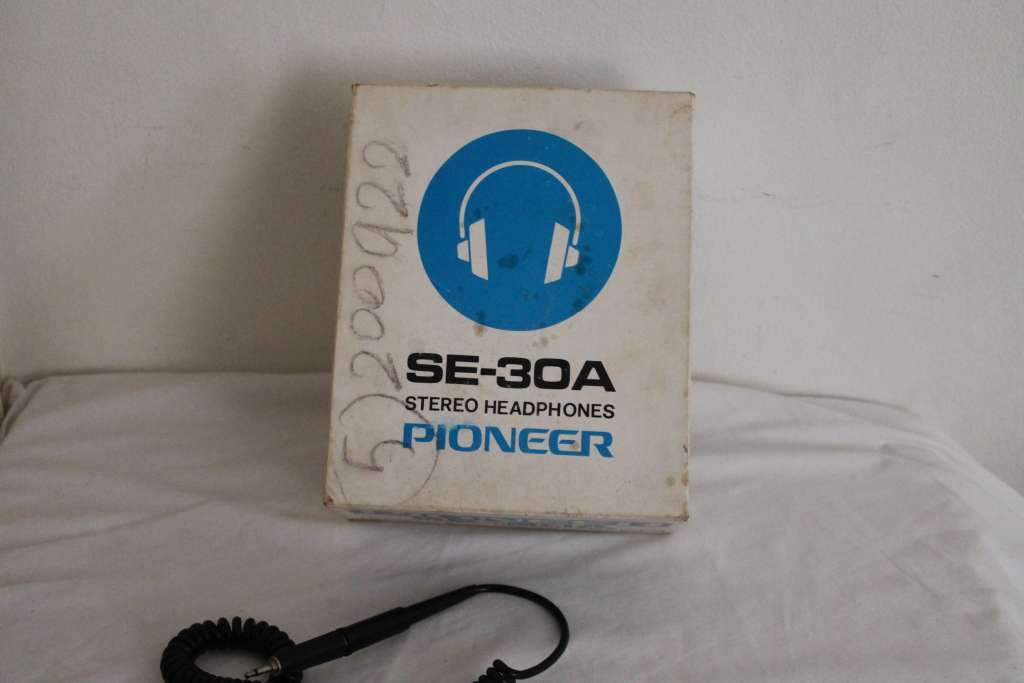 Vintage Pioneer SE 30 A Headphones Boxed