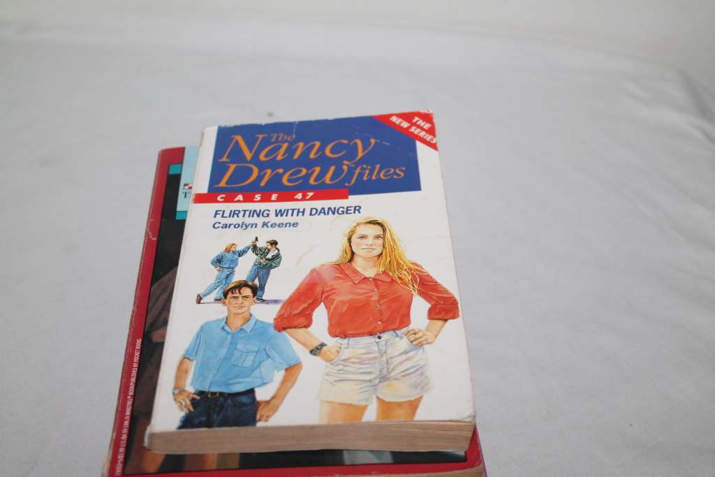 Nancy Drew Flirting with Danger Carolyn Keene