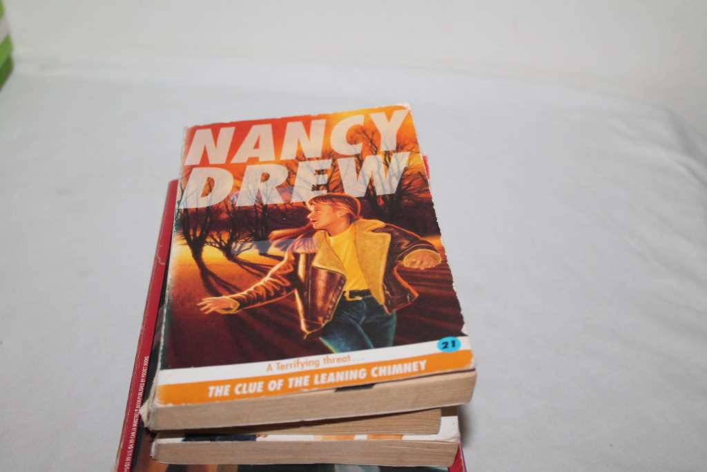 Nancy Drew The Clue of the Leaning Chimney