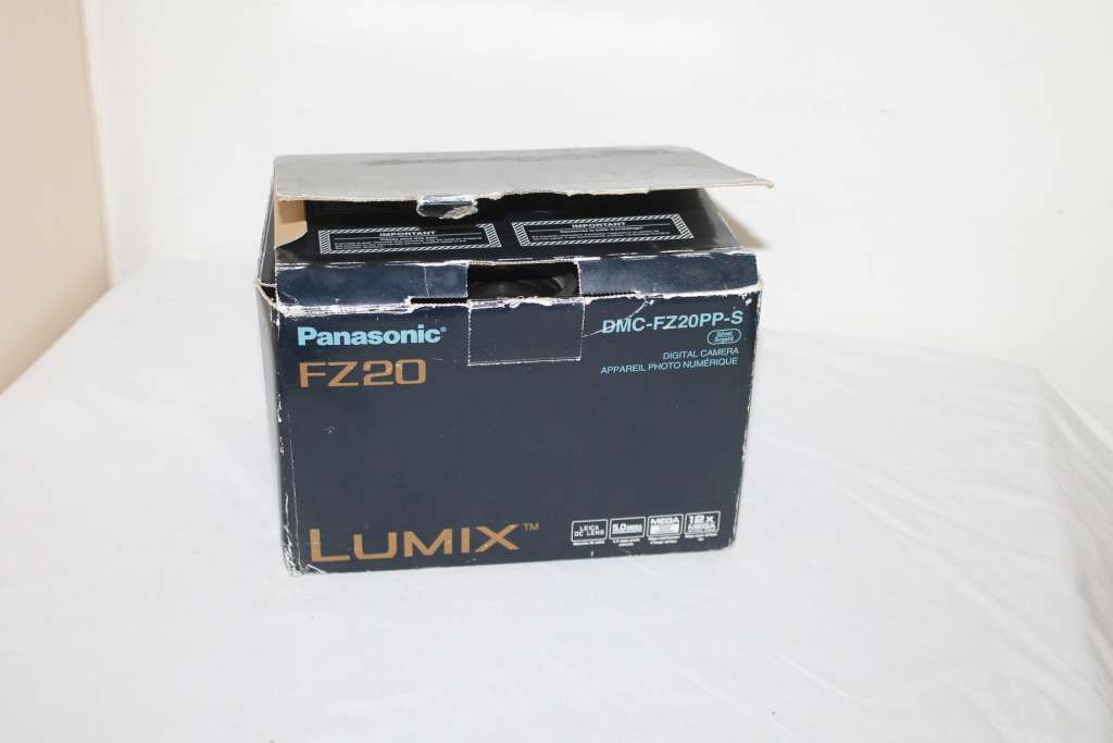 Panasonic FZ20 Lumix Camera