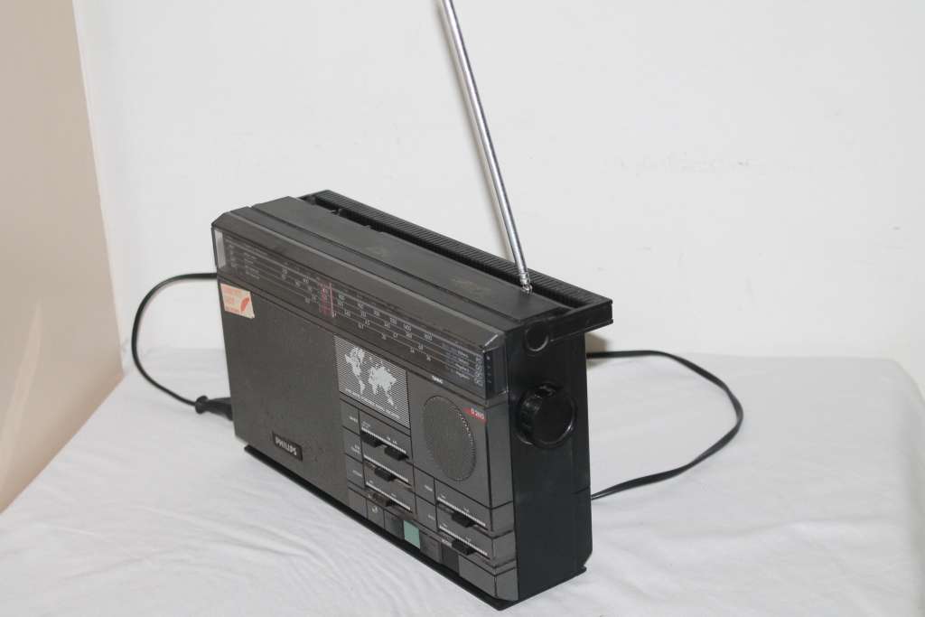 Phillips D 2615 Portable Radio