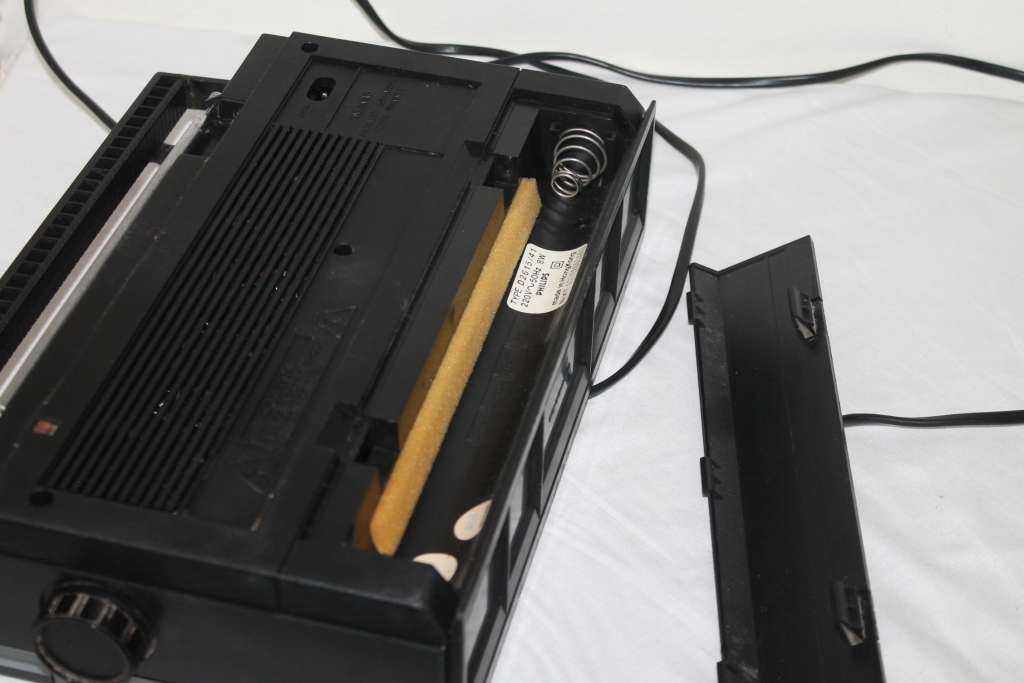 Phillips D 2615 Portable Radio