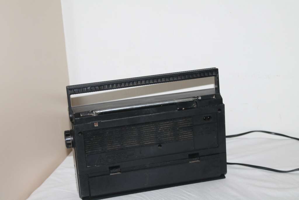 Phillips D 2615 Portable Radio