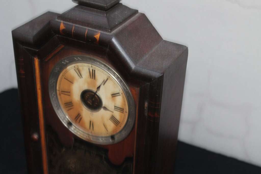 Mantle Clock