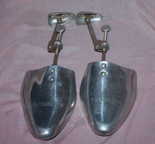 2 Metal Shoe Strechers