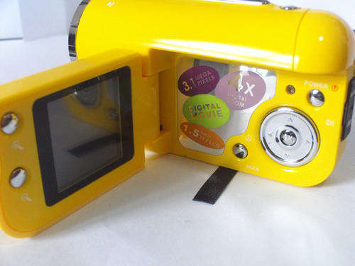 Brand new 3MP 4x digital zoom video camera mini DV (yellow)