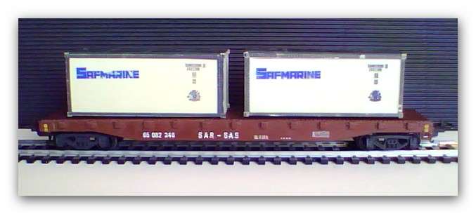 Lima HO  Flat container wagon with Safmarine containers