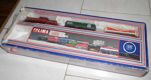 Lima HO SAR Light Diesel-hauled Train Set