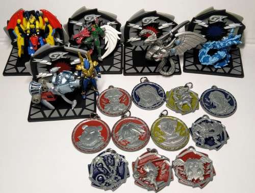 YU-GI-OH GX - MEDALS AND MINI FIGURES LOT