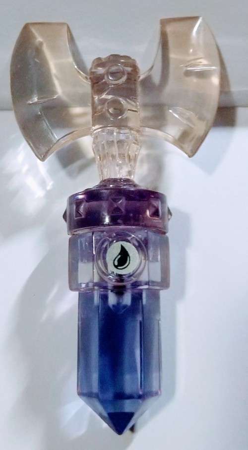 SKYLANDERS TRAPTANIUM CRYSTALS -WATER AXE TRAP Categories: Trap, Trap Team, Water