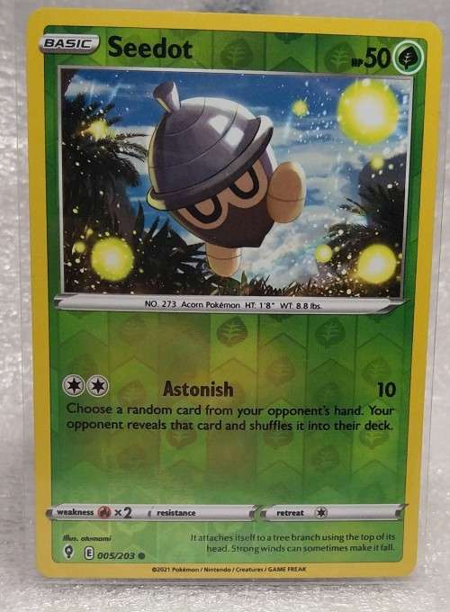 POKEMON CARDS - Seedot - 5/203 - Reverse Holo - Evolving Skies  NM/LP