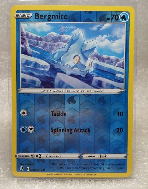 POKEMON CARDS - Bergmite - 44/203 - Reverse Holo - Evolving Skies  NM/LP