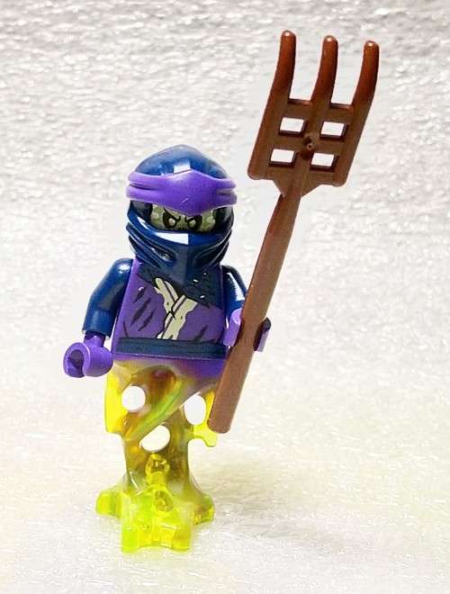 Lego pitchfork top