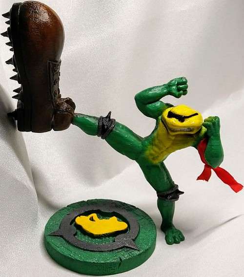 2012 MEZCO - EARTHWORM JIM - ACTION FIGURE - EXTREMELY RARE - SEALED