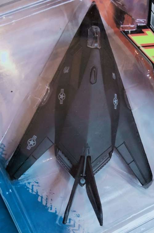 Maisto TailWinds - Die Cast - F117 NightHawk USAF - 1:87 Scale