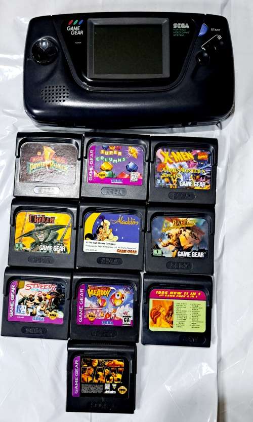 Original 1990 SEGA Game Gear Console with Games!